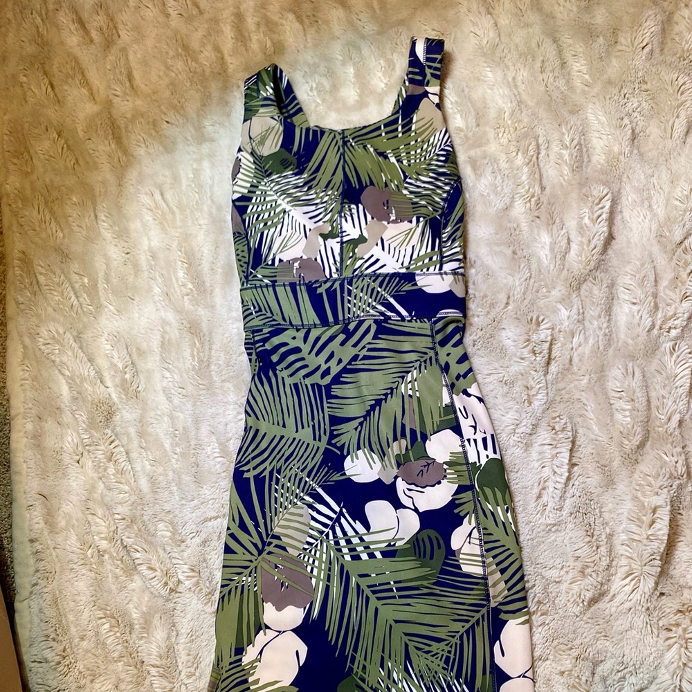Royal Robbins leaf-print XS trim fit dress, partially recycled.